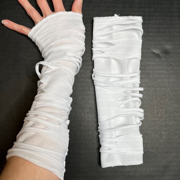 Mummy Bandage Gloves White Lace Up Arm Warmers Strappy Cosplay Costume Zombie OS - Picture 3 of 5